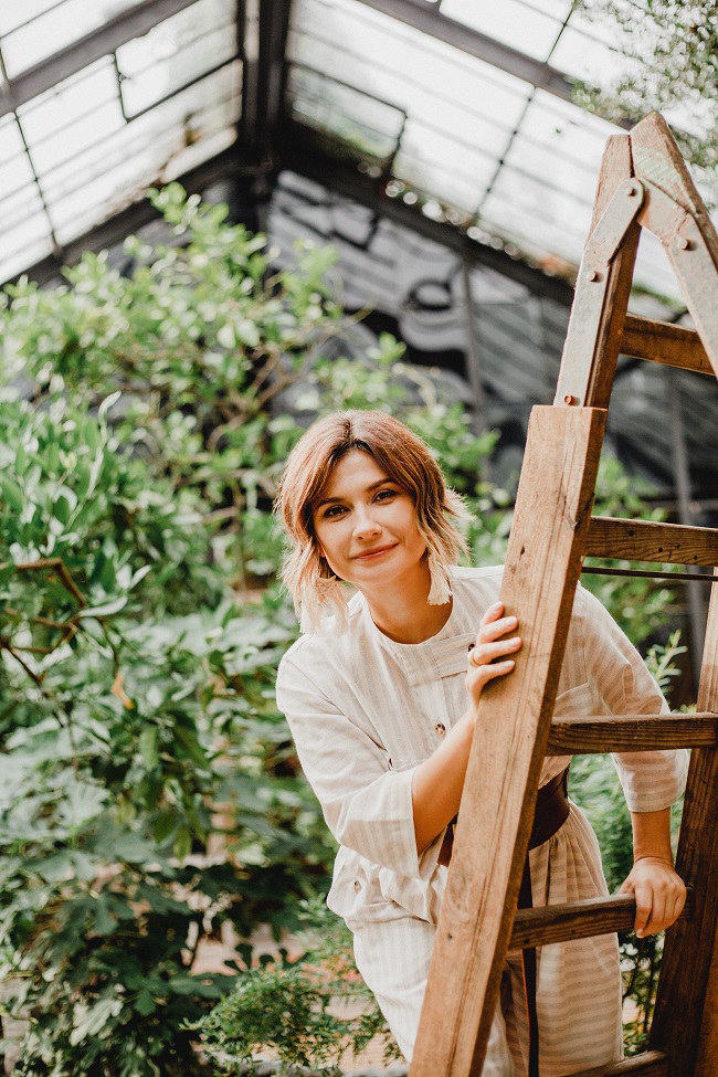 Ведущая &quot;плюсов&quot; покорила красотой в тропической фотосессии